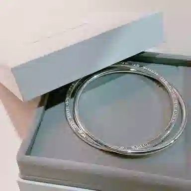 指尖瑰宝 素圈叠戴光面 环环相扣 双环四叶草 铜 手镯 女款 礼盒
