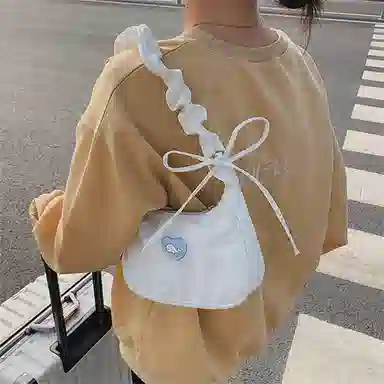 爱心设计感腋下包月亮包褶皱可爱抽绳手提包 帆布 单肩包 常规 女款 白色/黑色