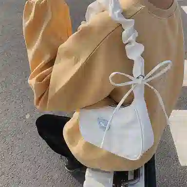 爱心设计感腋下包月亮包褶皱可爱抽绳手提包 帆布 单肩包 常规 女款 白色/黑色