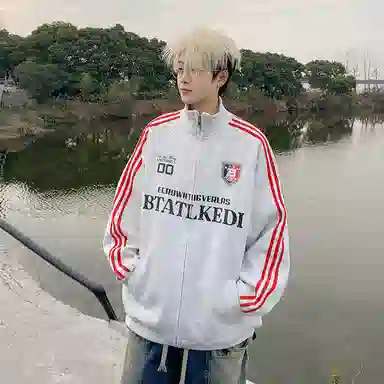 悍戈 美式潮牌高街复古重磅趣味字母徽章印花经典三条杠条纹拼接外套痞帅街头时尚潮流舒适百搭宽松立领落肩垂感直筒开衫卫衣 男女同款