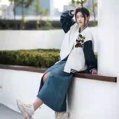 AMBER LIGHT Baseball Jacket