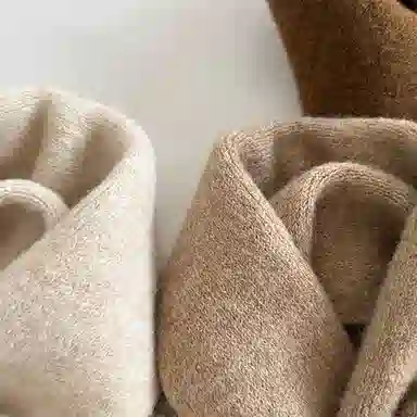 DAISY BEAUTY Embroidered Knit Scarf