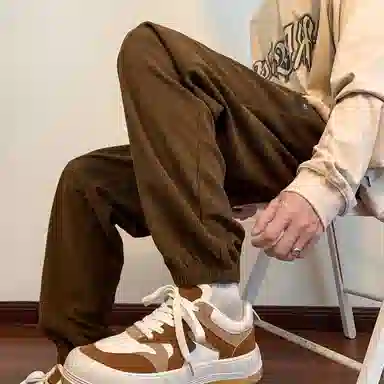 左岸 港风少年感帅气潮流灯芯绒印花卫裤加肥加大码宽松哈伦裤柔软舒适透气垂感轻便束脚裤长裤春秋休闲裤 男款