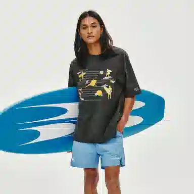 Crying Center Summer Surf Illustration Tee