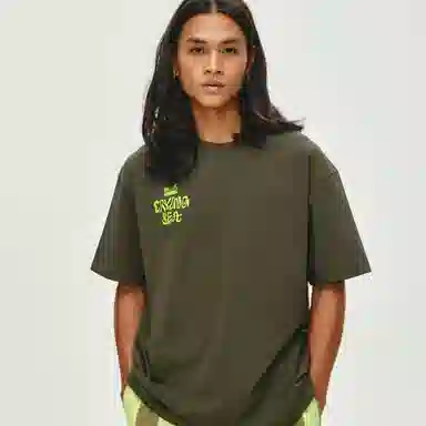 Crying Center Vintage Beach Illustration Tee