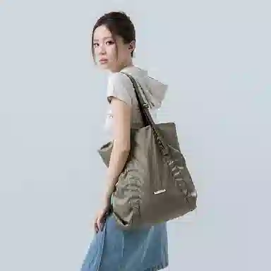 COMBACK noonecan Tote