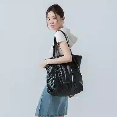 COMBACK noonecan Tote