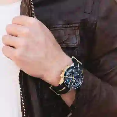 RADO Captain Cook R32146208