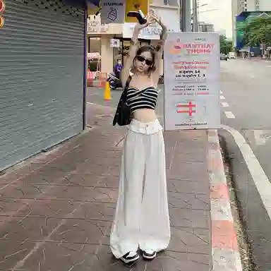 玫丝朵 纯色高腰宽松舒适牛仔裤 女款