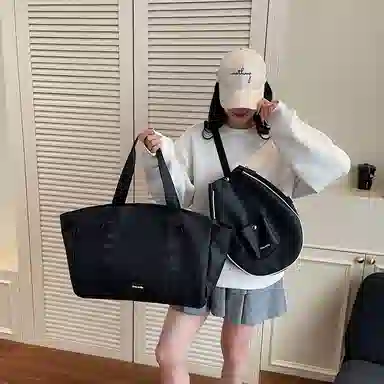 GOBLIN SHARKS 1759 Tote