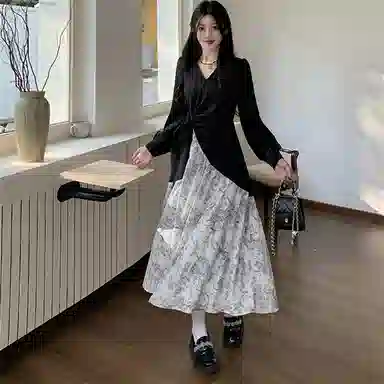 思蓓儿 水墨花设计感收腰长袖连衣裙 女款