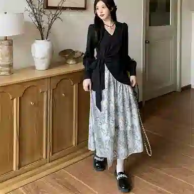 思蓓儿 水墨花设计感收腰长袖连衣裙 女款