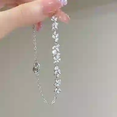 【 999纯银丨满钻爆闪 福韵金 】六桂福珠宝 紫藤花微笑宝石花朵轻奢浪漫小众设计在逃公主高级甜美温柔气质百搭百搭好运 足银 手链 女款