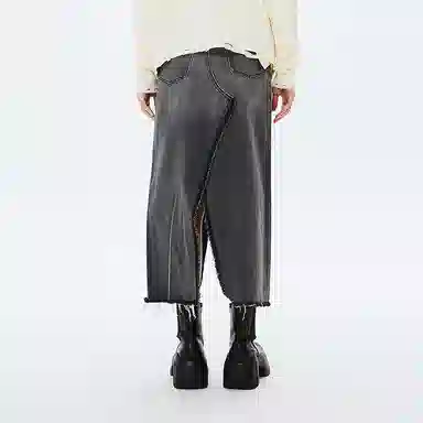MOUSSY A