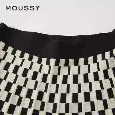 MOUSSY A