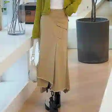 MOUSSY A