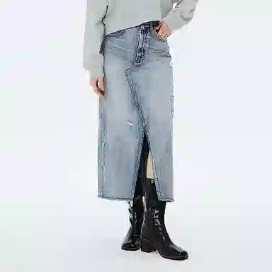 MOUSSY A