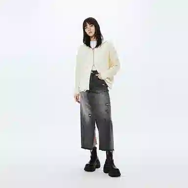 MOUSSY A