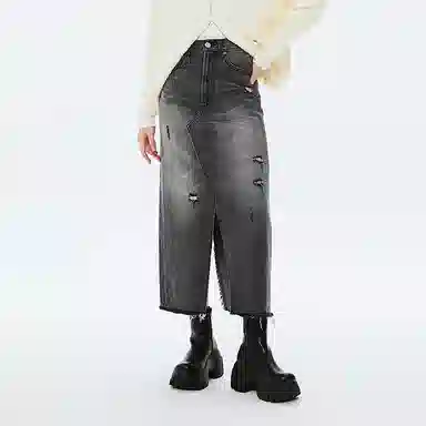 MOUSSY A