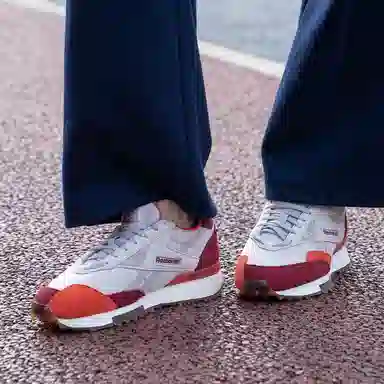 Reebok LX2200 Red
