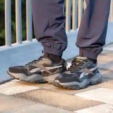 Reebok FLUFFI PUFF CN