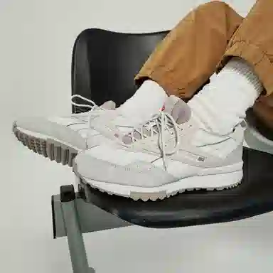 Reebok LX2200