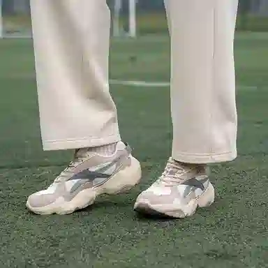 Reebok FLUFFI PUFF CN