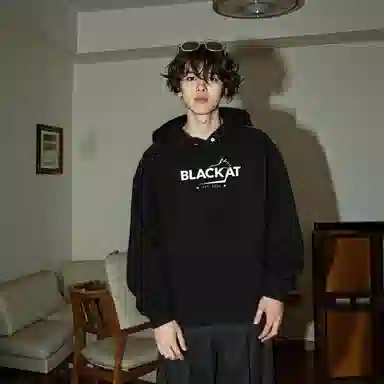 BLACK AT logooversize