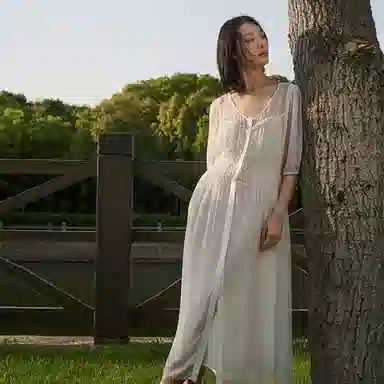 桑罗 纯色蕾丝拼接纯欲风睡衣套装 女款