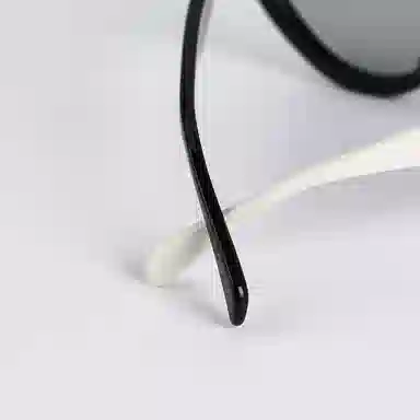 青雉作 欧美倒三角形墨镜 度假高级感熊猫黑白 偏光镜防紫外线 浅色大脸显脸小 板材镜架 猫眼 太阳眼镜 男女同款情侣款 灰色 茶色镜片