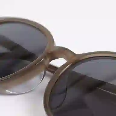 青雉作 日式扁梨形日杂风 微猫眼小众复古墨镜 轻量化细框偏光防眩光防紫外线 板材镜架 椭圆形 太阳眼镜 男女同款情侣款 玳瑁色 豆蔻色