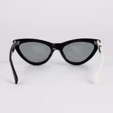 青雉作 欧美倒三角形墨镜 度假高级感熊猫黑白 偏光镜防紫外线 浅色大脸显脸小 板材镜架 猫眼 太阳眼镜 男女同款情侣款 灰色 茶色镜片