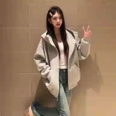 CASTLE WOODS 2025chic