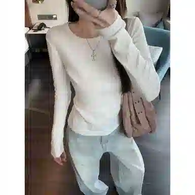 CASTLE WOODS t T