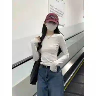 CASTLE WOODS 2025chic T