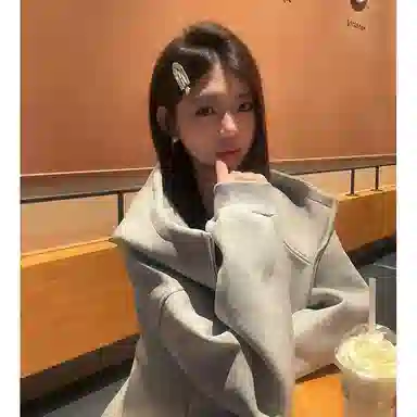 CASTLE WOODS 2025chic