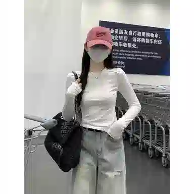 CASTLE WOODS 2025chic T