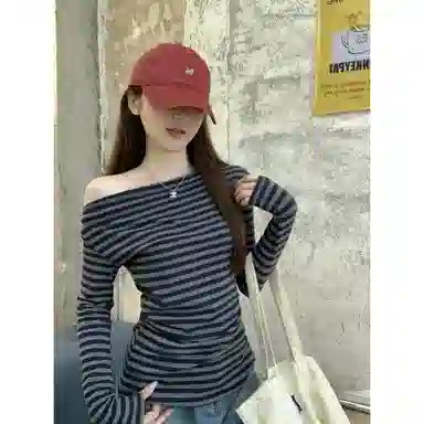 CASTLE WOODS wintage T