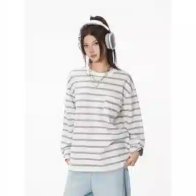 CASTLE WOODS t T