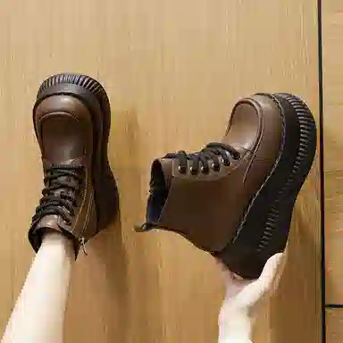 优质皮面厚底休闲百搭松糕鞋 短靴 女款