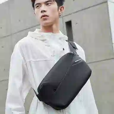 Victoria Traveler Crossbody Bag Black