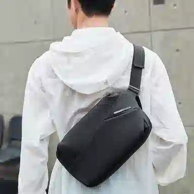 Victoria Traveler Crossbody Bag Black