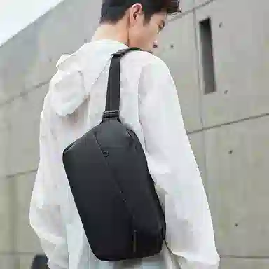 Victoria Traveler Crossbody Bag Black