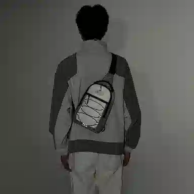 维多利亚旅行者 时尚潮流休闲简约轻便防泼水多功能反光安全条日常出行旅行百搭 涤纶 单肩斜挎胸包 男女同款情侣款 灰色