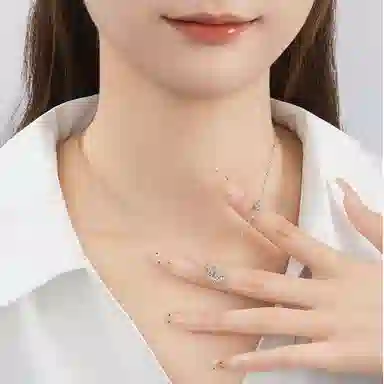 925