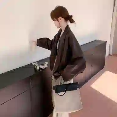 袋鼠 小个子休闲百搭又酷又飒外套皮衣 女款