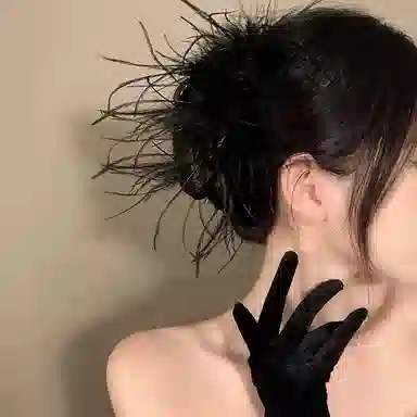 Yunxi Feather Hair Clip Black