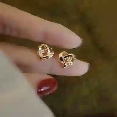 韵系 爱心锆石高级感轻奢小众设计感 电镀 耳钉 女款