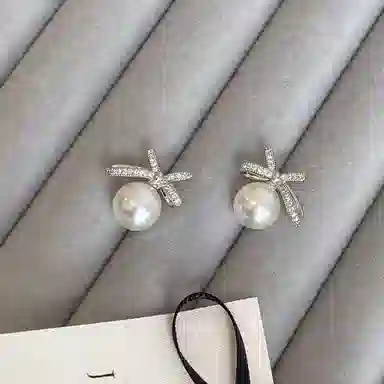 韵系 微镶锆石蝴蝶结爆款高级感 铜镀金 耳钉 女款