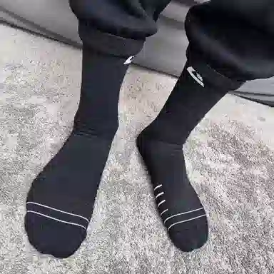 AW1 5